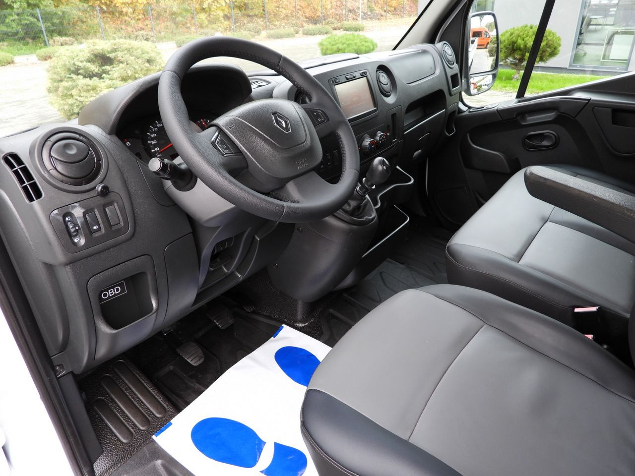 RENAULT MASTER STAKE BODY CRUISE CONTROL NAVIGATION TWIN WHEELS AIR CONDITIONING 130HP - Dodávka valník: obrázok 2 RENAULT MASTER STAKE BODY CRUISE CONTROL NAVIGATION TWIN WHEELS AIR CONDITIONING 130HP - Dodávka valník: obrázok 2
