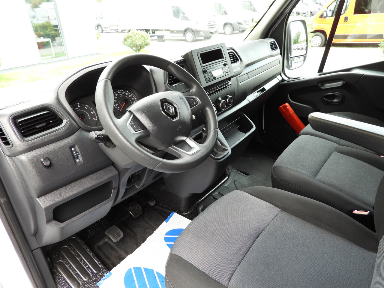 RENAULT MASTER TARPAULIN 10 PALLETS CRUISE CONTROL LED LIGHTS AIR CONDITIONING 165HP - Plachtová dodávka: obrázok 2 RENAULT MASTER TARPAULIN 10 PALLETS CRUISE CONTROL LED LIGHTS AIR CONDITIONING 165HP - Plachtová dodávka: obrázok 2