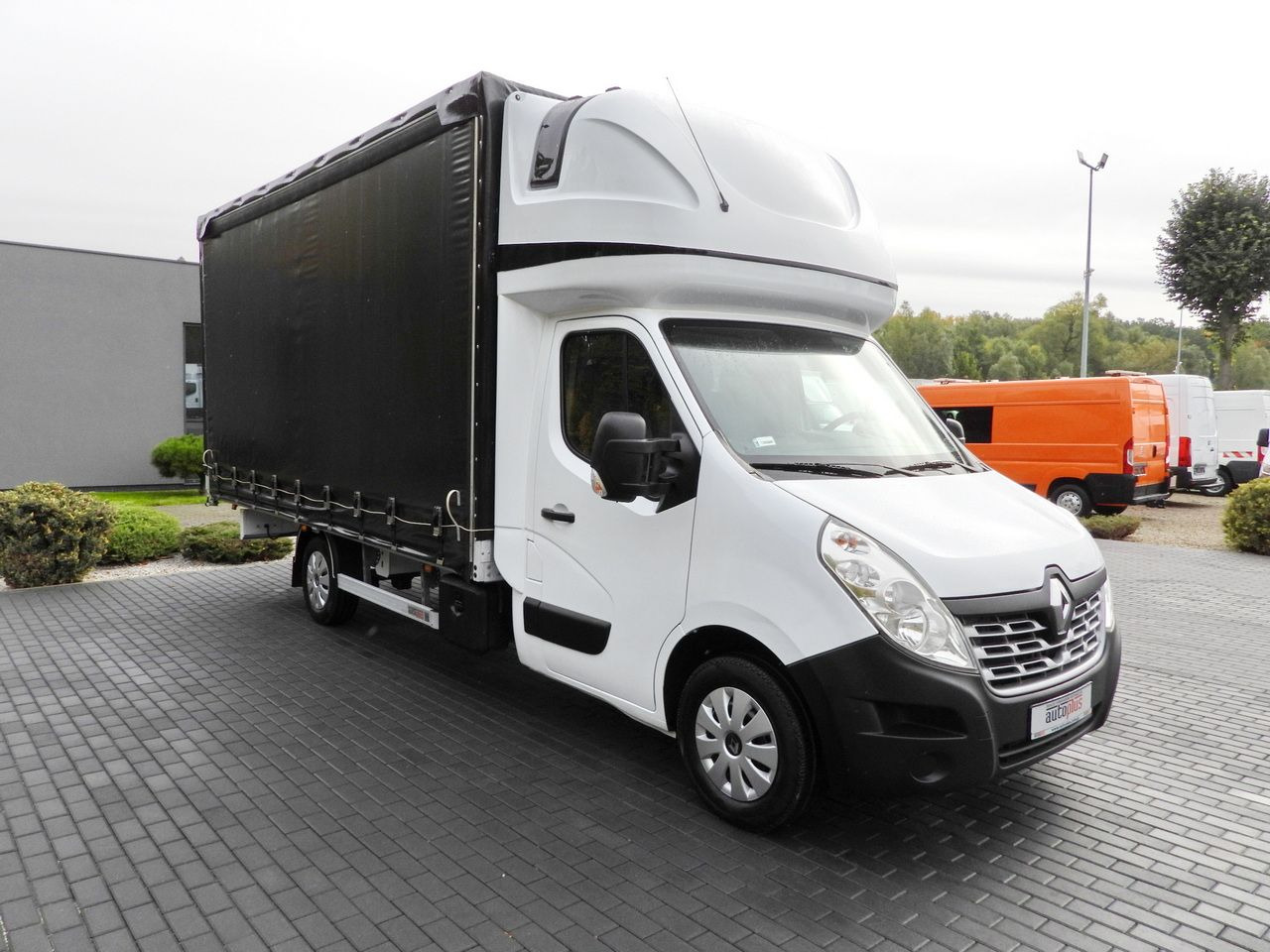 RENAULT MASTER TARPAULIN 10 PALLETS WEBASTO CRUISE CONTROL AIR CONDITIONING 170HP - Plachtová dodávka: obrázok 4 RENAULT MASTER TARPAULIN 10 PALLETS WEBASTO CRUISE CONTROL AIR CONDITIONING 170HP - Plachtová dodávka: obrázok 4