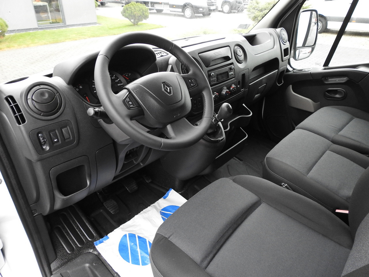 RENAULT MASTER TARPAULIN 10 PALLETS WEBASTO CRUISE CONTROL AIR CONDITIONING  170HP - Plachtová dodávka: obrázok 2 RENAULT MASTER TARPAULIN 10 PALLETS WEBASTO CRUISE CONTROL AIR CONDITIONING  170HP - Plachtová dodávka: obrázok 2