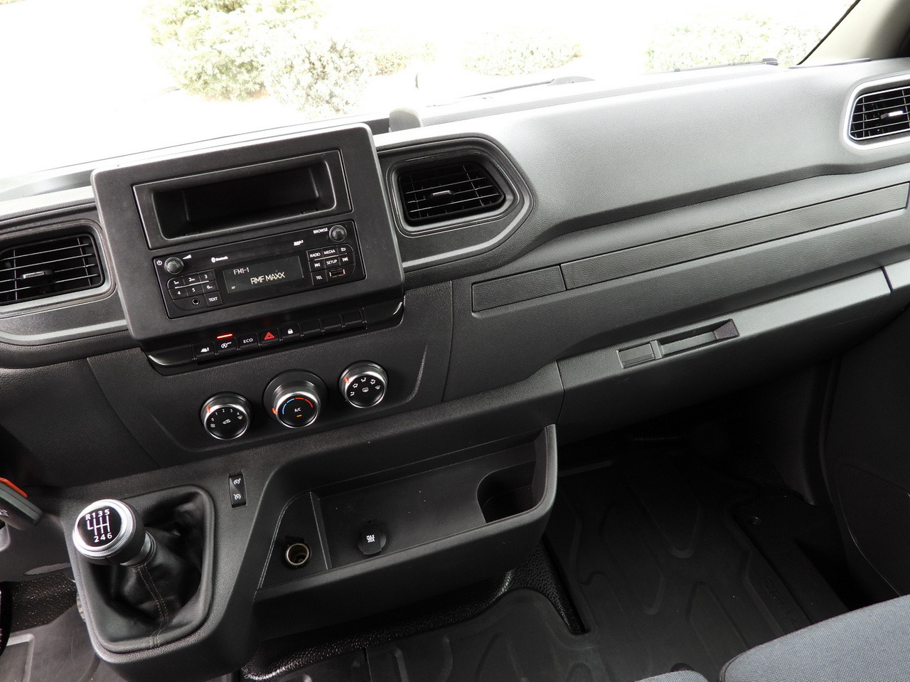 Plachtová dodávka RENAULT MASTER TARPAULIN 10 PALLETS WEBASTO CRUISE CONTROL LED LIGHTS AIR CONDITIONING  165HP: obrázok 33 Plachtová dodávka RENAULT MASTER TARPAULIN 10 PALLETS WEBASTO CRUISE CONTROL LED LIGHTS AIR CONDITIONING  165HP: obrázok 33