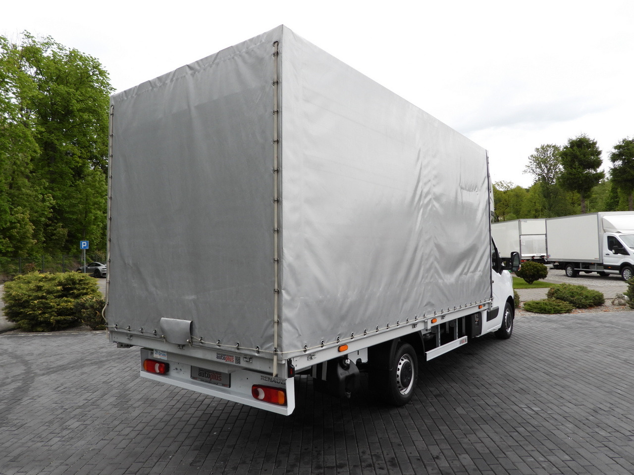 RENAULT MASTER TARPAULIN 10 PALLETS WEBASTO CRUISE CONTROL LED LIGHTS PNEUMATICS AIR CONDITIONING 165HP - Plachtová dodávka: obrázok 3 RENAULT MASTER TARPAULIN 10 PALLETS WEBASTO CRUISE CONTROL LED LIGHTS PNEUMATICS AIR CONDITIONING 165HP - Plachtová dodávka: obrázok 3
