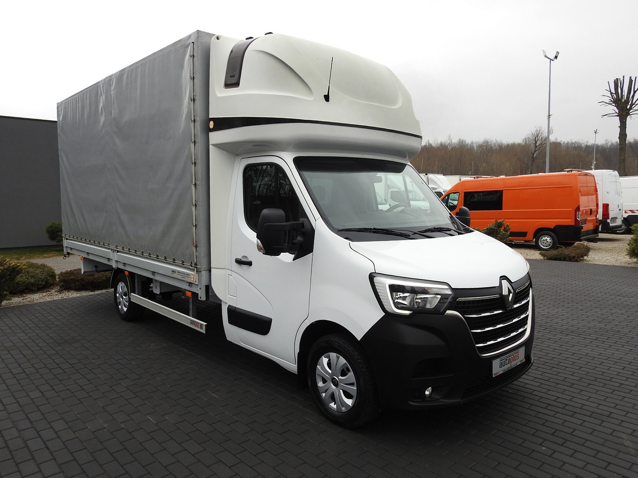 RENAULT MASTER TARPAULIN 10 PALLETS WEBASTO CRUISE CONTROL LED LIGHTS PNEUMATICS AIR CONDITIONING 165HP - Plachtová dodávka: obrázok 4 RENAULT MASTER TARPAULIN 10 PALLETS WEBASTO CRUISE CONTROL LED LIGHTS PNEUMATICS AIR CONDITIONING 165HP - Plachtová dodávka: obrázok 4