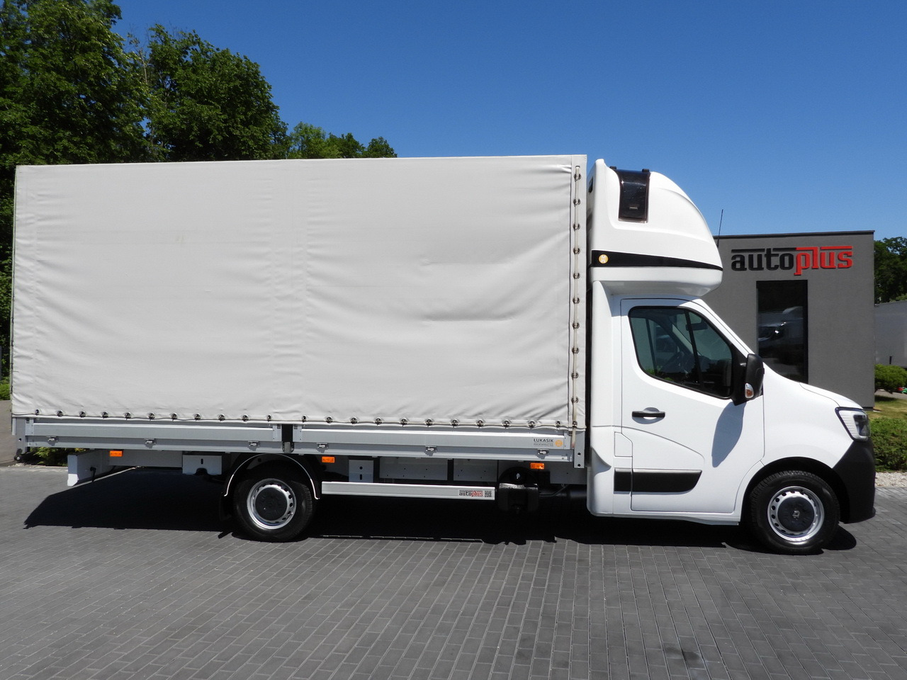 Plachtová dodávka RENAULT MASTER  TARPAULIN 10 PALLETS WEBASTO CRUISE CONTROL LED LIGHTS PNEUMATICS AIR CONDITIONING  165HP: obrázok 7