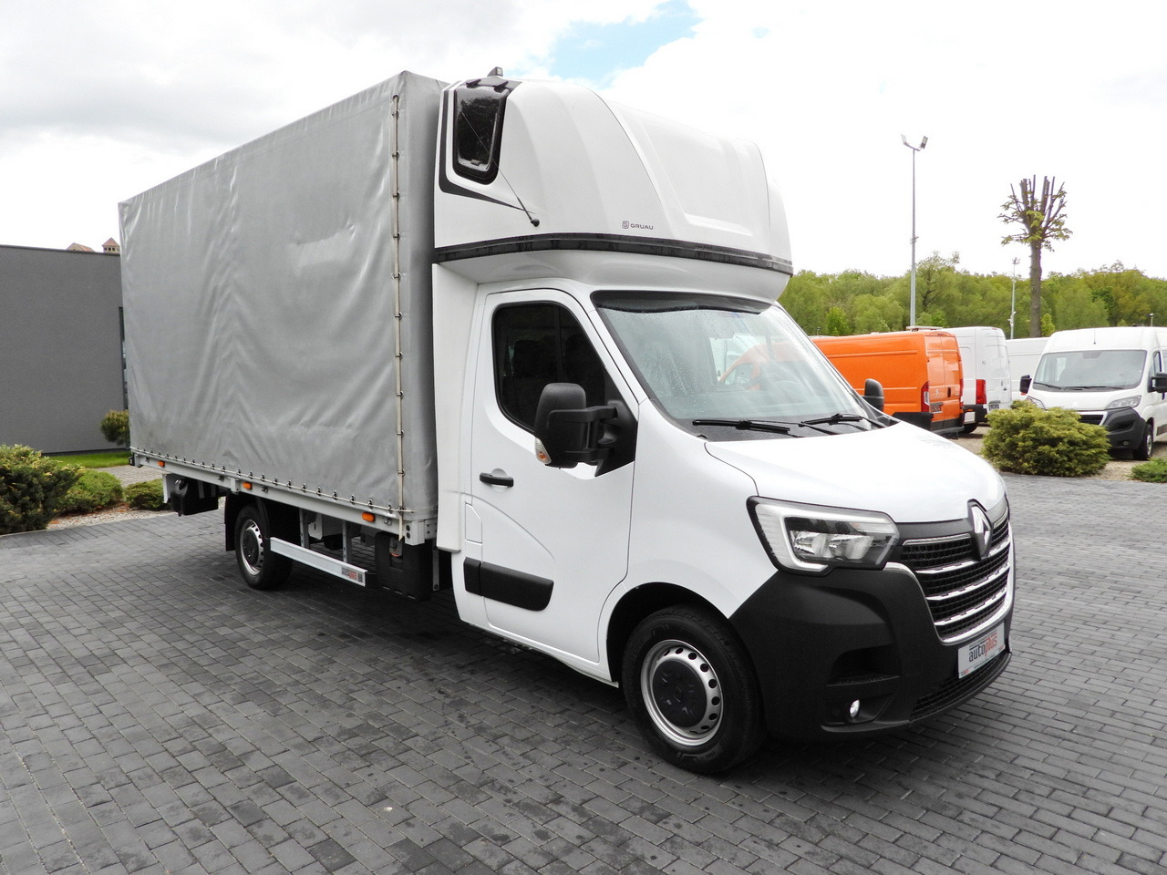 RENAULT MASTER TARPAULIN 10 PALLETS WEBASTO CRUISE CONTROL LED LIGHTS PNEUMATICS AIR CONDITIONING 165HP - Plachtová dodávka: obrázok 4 RENAULT MASTER TARPAULIN 10 PALLETS WEBASTO CRUISE CONTROL LED LIGHTS PNEUMATICS AIR CONDITIONING 165HP - Plachtová dodávka: obrázok 4