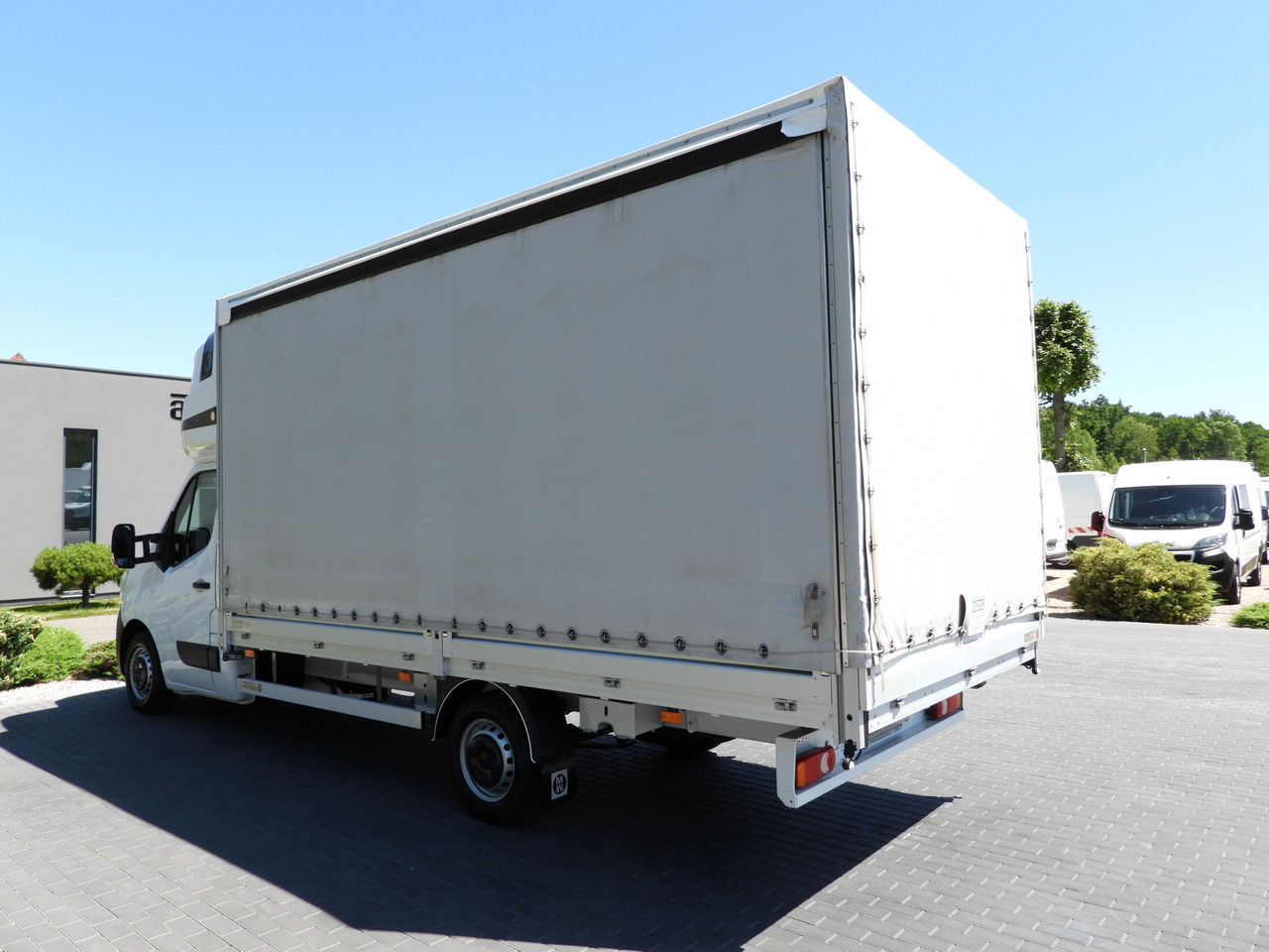 Plachtová dodávka RENAULT MASTER  TARPAULIN 10 PALLETS WEBASTO CRUISE CONTROL LED LIGHTS PNEUMATICS AIR CONDITIONING  165HP: obrázok 10