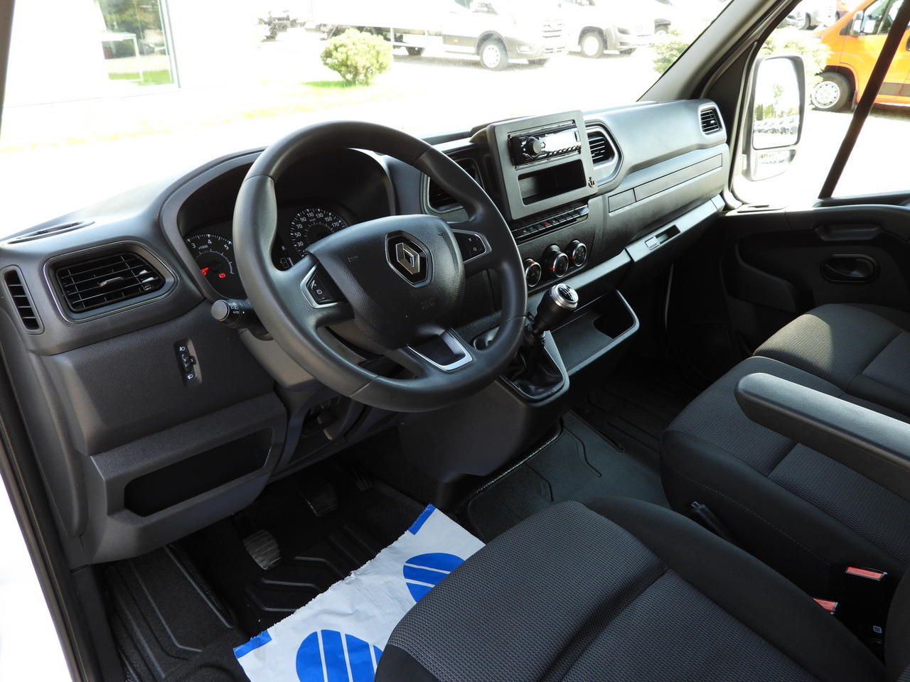 RENAULT MASTER TARPAULIN 10 PALLETS WEBASTO CRUISE CONTROL LED LIGHTS PNEUMATICS AIR CONDITIONING 165HP - Plachtová dodávka: obrázok 2 RENAULT MASTER TARPAULIN 10 PALLETS WEBASTO CRUISE CONTROL LED LIGHTS PNEUMATICS AIR CONDITIONING 165HP - Plachtová dodávka: obrázok 2