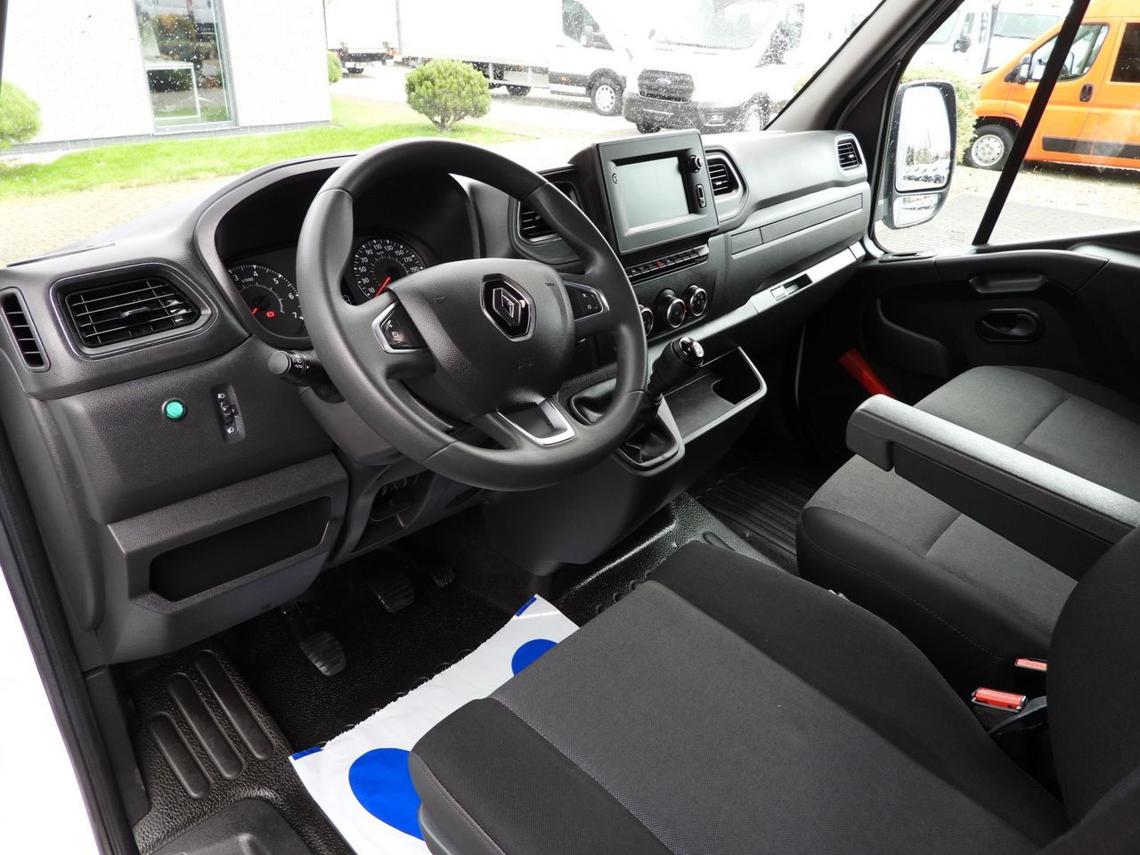 RENAULT MASTER TARPAULIN 10 PALLETS WEBASTO CRUISE CONTROL NAVIGATION LED LIGHTS TWIN WHEELS AIR CONDITIONING 165HP - Plachtová dodávka: obrázok 2 RENAULT MASTER TARPAULIN 10 PALLETS WEBASTO CRUISE CONTROL NAVIGATION LED LIGHTS TWIN WHEELS AIR CONDITIONING 165HP - Plachtová dodávka: obrázok 2