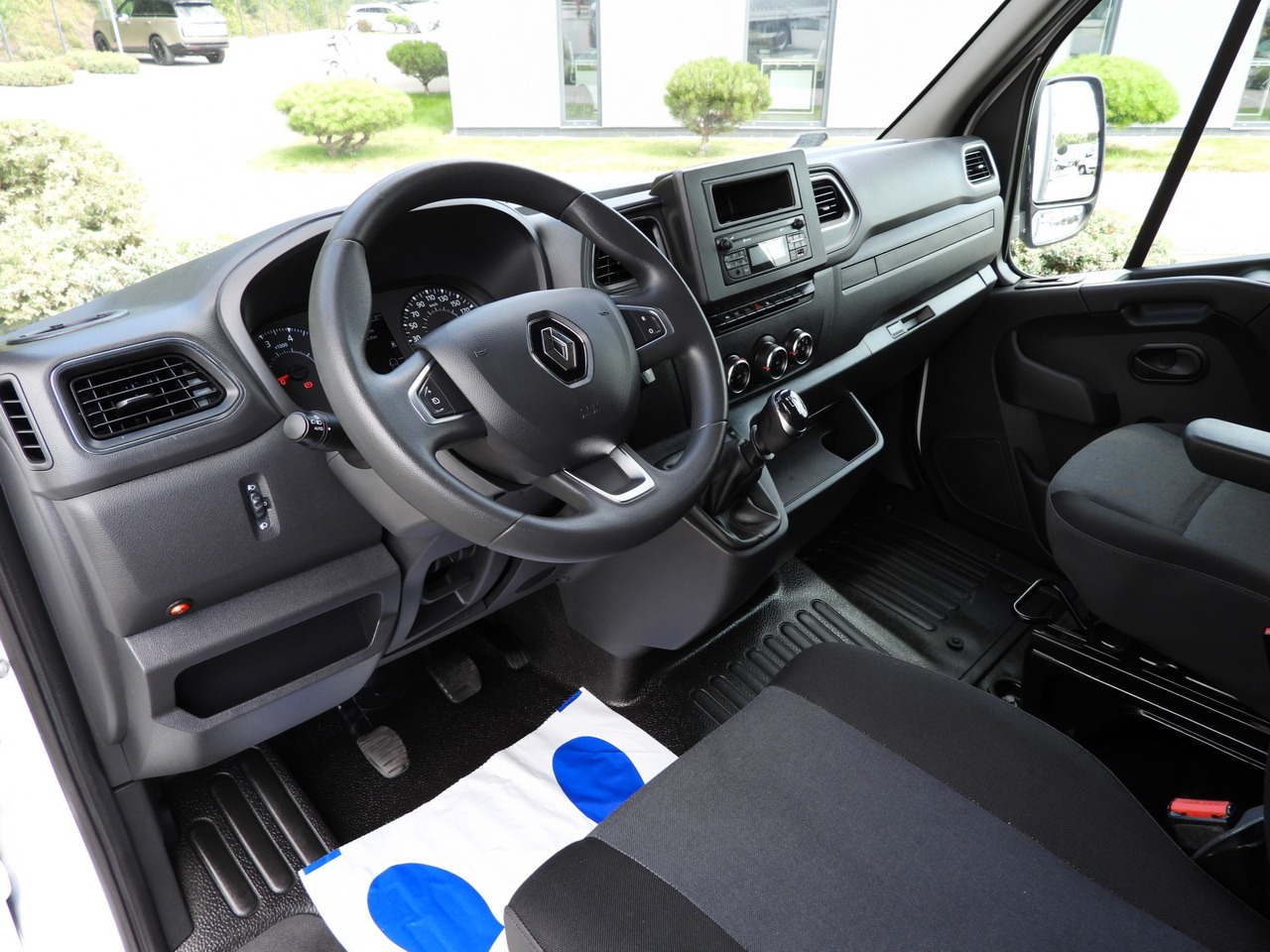 RENAULT MASTER TARPAULIN 8 PALLETS WEBASTO CRUISE CONTROL LED LIGHTS PNEUMATICS AIR CONDITIONING 165HP - Plachtová dodávka: obrázok 2 RENAULT MASTER TARPAULIN 8 PALLETS WEBASTO CRUISE CONTROL LED LIGHTS PNEUMATICS AIR CONDITIONING 165HP - Plachtová dodávka: obrázok 2