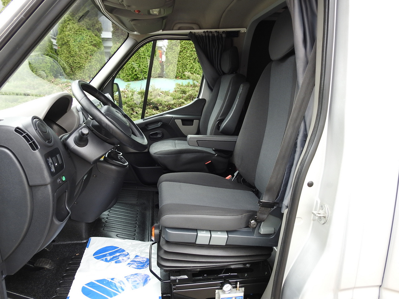 Plachtová dodávka RENAULT MASTER TARPAULIN 8 PALLETS WEBASTO CRUISE CONTROL NAVIGATION AIR CONDITIONING PNEUMATICS 170HP: obrázok 25 Plachtová dodávka RENAULT MASTER TARPAULIN 8 PALLETS WEBASTO CRUISE CONTROL NAVIGATION AIR CONDITIONING PNEUMATICS 170HP: obrázok 25