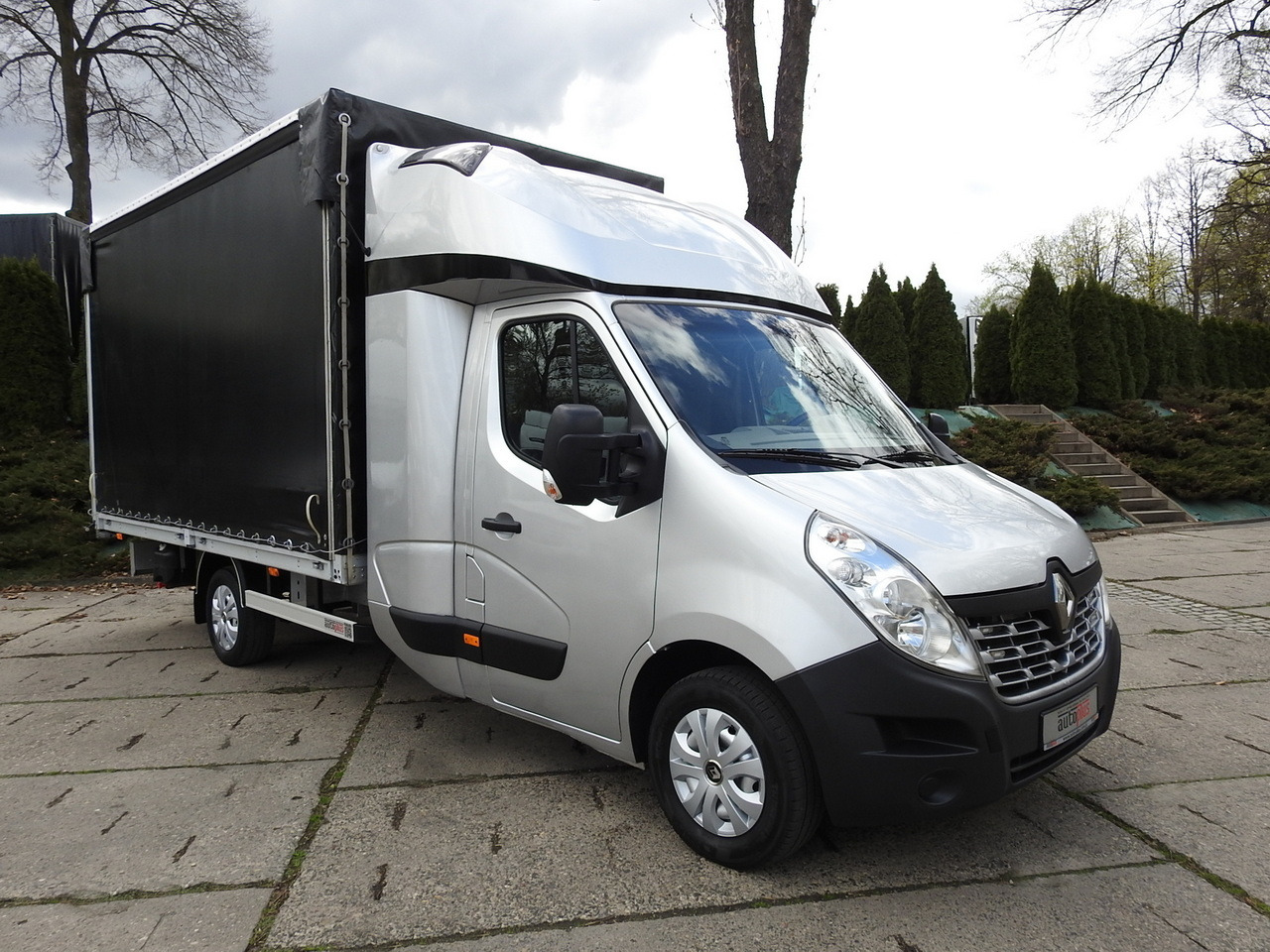 Plachtová dodávka RENAULT MASTER TARPAULIN 8 PALLETS WEBASTO CRUISE CONTROL NAVIGATION AIR CONDITIONING PNEUMATICS 170HP: obrázok 19 Plachtová dodávka RENAULT MASTER TARPAULIN 8 PALLETS WEBASTO CRUISE CONTROL NAVIGATION AIR CONDITIONING PNEUMATICS 170HP: obrázok 19