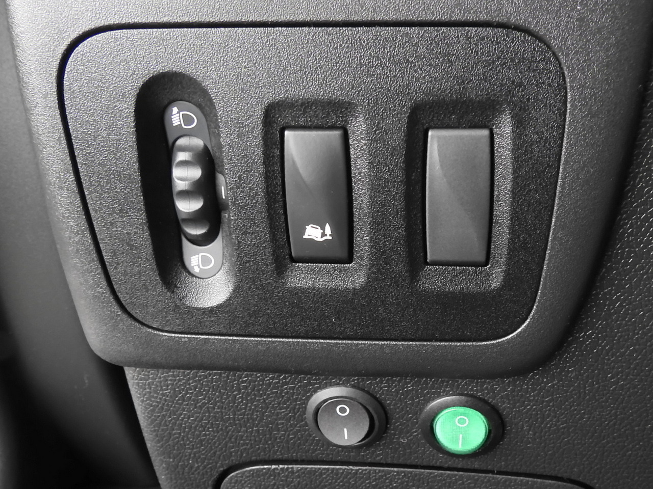 Plachtová dodávka RENAULT MASTER TARPAULIN 8 PALLETS WEBASTO CRUISE CONTROL NAVIGATION AIR CONDITIONING PNEUMATICS 170HP: obrázok 28 Plachtová dodávka RENAULT MASTER TARPAULIN 8 PALLETS WEBASTO CRUISE CONTROL NAVIGATION AIR CONDITIONING PNEUMATICS 170HP: obrázok 28