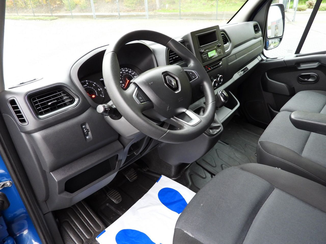 RENAULT MASTER TARPAULIN LIFT 8 PALLETS WEBASTO CRUISE CONTROL LED LIGHTS AIR CONDITIONING 165HP - Plachtová dodávka: obrázok 2 RENAULT MASTER TARPAULIN LIFT 8 PALLETS WEBASTO CRUISE CONTROL LED LIGHTS AIR CONDITIONING 165HP - Plachtová dodávka: obrázok 2