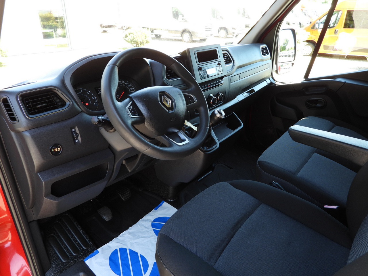 RENAULT MASTER TARPAULIN WEBASTO CRUISE CONTROL LED LIGHTS PNEUMATICS AIR CONDITIONING 165HP - Plachtová dodávka: obrázok 2 RENAULT MASTER TARPAULIN WEBASTO CRUISE CONTROL LED LIGHTS PNEUMATICS AIR CONDITIONING 165HP - Plachtová dodávka: obrázok 2