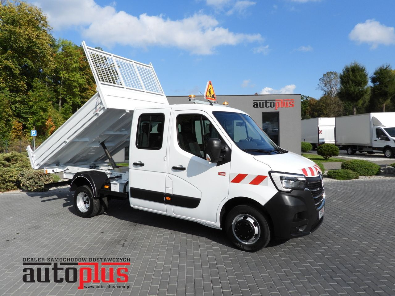RENAULT MASTER TIPPER DOUBLE CABIN DOKA 6 SEATS CRUISE CONTROL LED LIGHTS TWIN WHEELS AIR CONDITIONING 165HP - Dodávka sklápač: obrázok 1 RENAULT MASTER TIPPER DOUBLE CABIN DOKA 6 SEATS CRUISE CONTROL LED LIGHTS TWIN WHEELS AIR CONDITIONING 165HP - Dodávka sklápač: obrázok 1