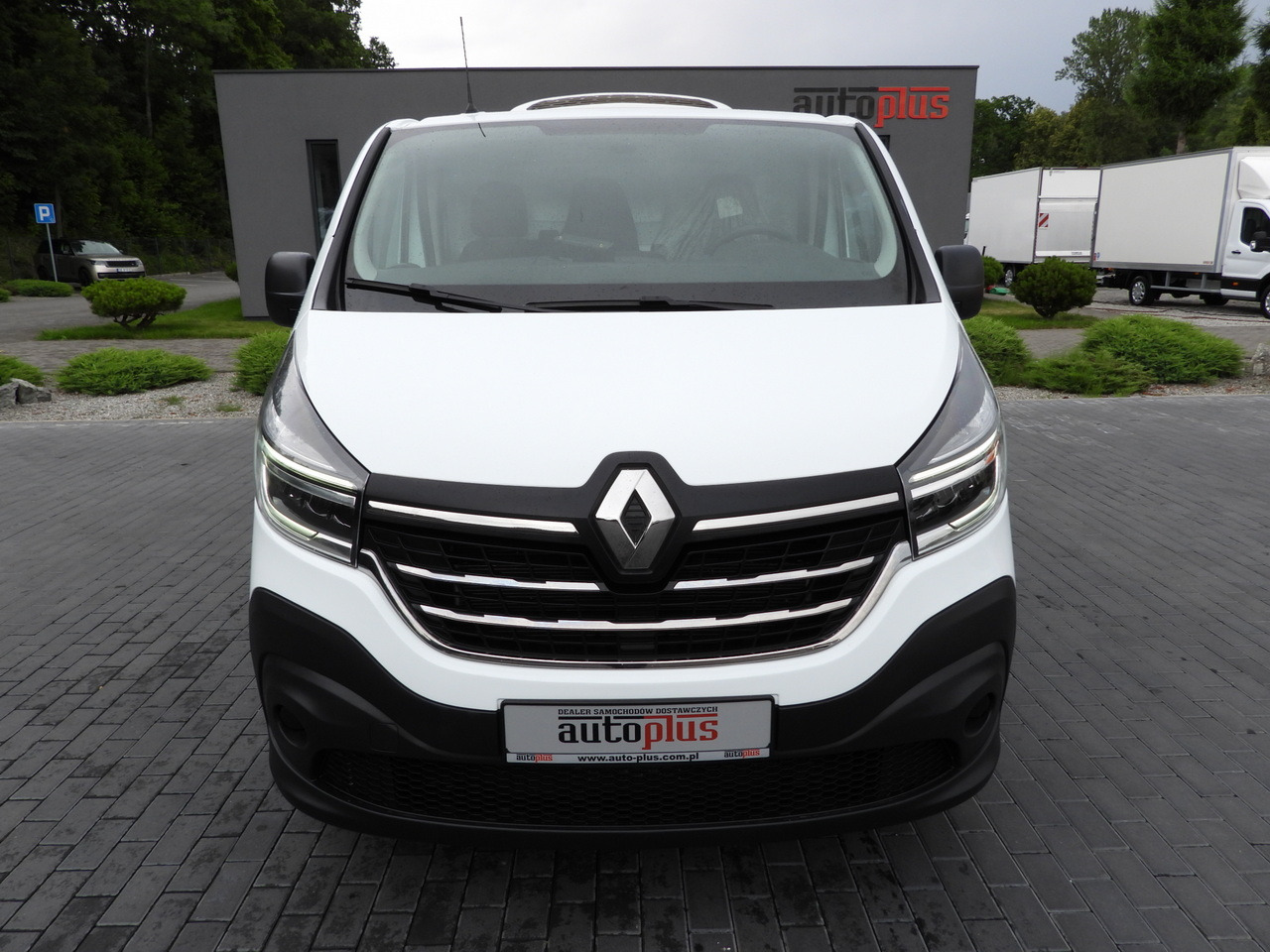 RENAULT TRAFIC REFRIGERATOR VAN -5*C POWER SUPPLY 230V CRUISE CONTROL LED LIGHTS AIR CONDITIONING 120HP - Chladiarenská dodávka: obrázok 5 RENAULT TRAFIC REFRIGERATOR VAN -5*C POWER SUPPLY 230V CRUISE CONTROL LED LIGHTS AIR CONDITIONING 120HP - Chladiarenská dodávka: obrázok 5