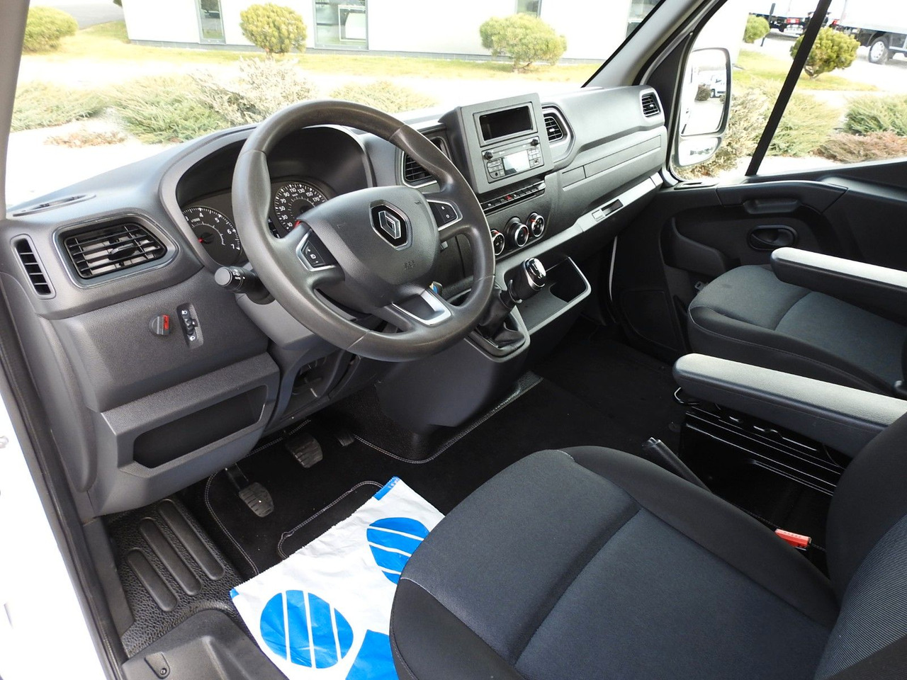 Renault MASTER KIPPER DOPPELKABINE DOKA 6 SITZE TEMPOMAT - Dodávka sklápač, Dodávkа s dvojitou kabínou: obrázok 2 Renault MASTER KIPPER DOPPELKABINE DOKA 6 SITZE TEMPOMAT - Dodávka sklápač, Dodávkа s dvojitou kabínou: obrázok 2
