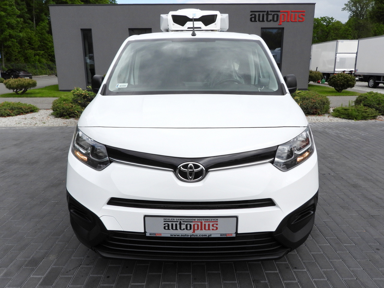 TOYOTA PROACE CITY REFRIGERATOR VAN -15*C POWER SUPPLY 230V CRUISE CONTROL AIR CONDITIONING 100HP - Chladiarenská dodávka: obrázok 5 TOYOTA PROACE CITY REFRIGERATOR VAN -15*C POWER SUPPLY 230V CRUISE CONTROL AIR CONDITIONING 100HP - Chladiarenská dodávka: obrázok 5