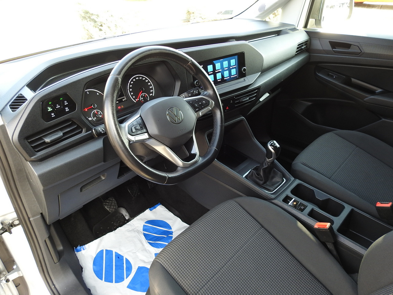 VOLKSWAGEN CADDY REFRIGERATOR VAN -20*C HEATING FUNCTION POWER SUPPLY 230V CRUISE CONTROL LED LIGHTS AIR CONDITIONING 100HP - Chladiarenská dodávka: obrázok 2 VOLKSWAGEN CADDY REFRIGERATOR VAN -20*C HEATING FUNCTION POWER SUPPLY 230V CRUISE CONTROL LED LIGHTS AIR CONDITIONING 100HP - Chladiarenská dodávka: obrázok 2