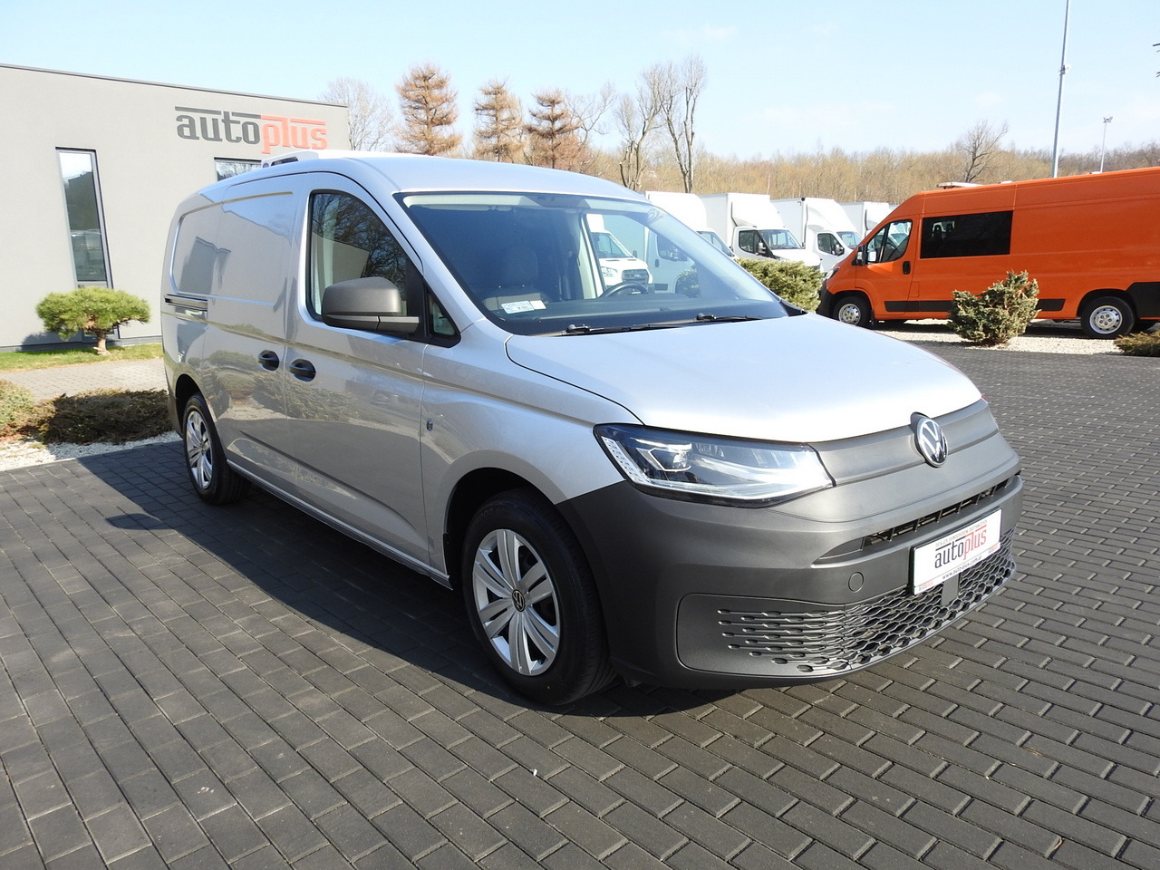 VOLKSWAGEN CADDY REFRIGERATOR VAN -20*C HEATING FUNCTION POWER SUPPLY 230V CRUISE CONTROL LED LIGHTS AIR CONDITIONING 100HP - Chladiarenská dodávka: obrázok 4 VOLKSWAGEN CADDY REFRIGERATOR VAN -20*C HEATING FUNCTION POWER SUPPLY 230V CRUISE CONTROL LED LIGHTS AIR CONDITIONING 100HP - Chladiarenská dodávka: obrázok 4