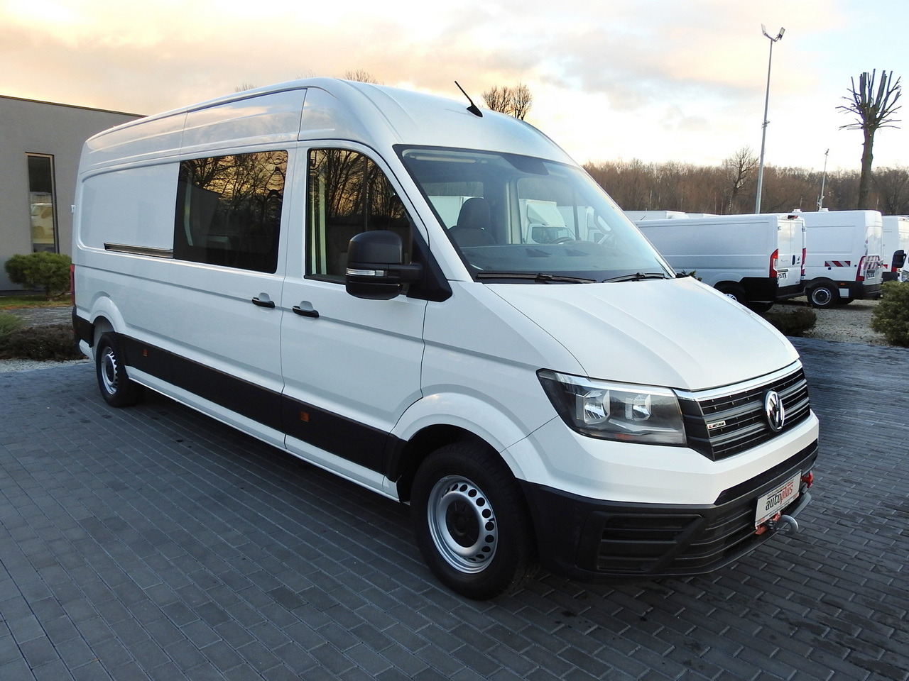 VOLKSWAGEN CRAFTER 4X4 4MOTION BOX DELIVERY VAN 7 SEATS AIR CONDITIONING  140HP - Furgon: obrázok 4 VOLKSWAGEN CRAFTER 4X4 4MOTION BOX DELIVERY VAN 7 SEATS AIR CONDITIONING  140HP - Furgon: obrázok 4