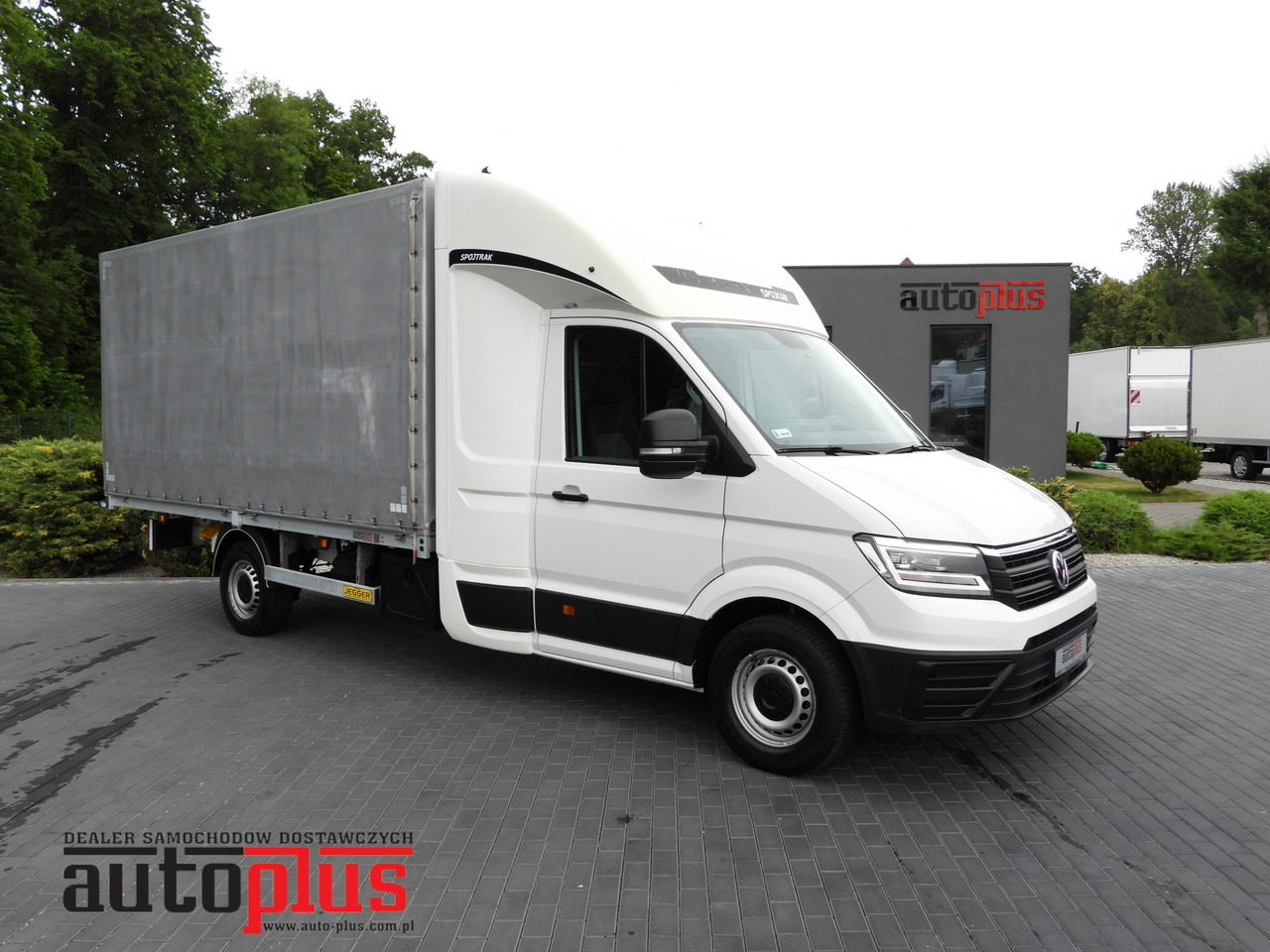 VOLKSWAGEN CRAFTER TARPAULIN 8 PALLETS WEBASTO CRUISE CONTROL LED LIGHTS AIR CONDITIONING 180HP - Plachtová dodávka: obrázok 1 VOLKSWAGEN CRAFTER TARPAULIN 8 PALLETS WEBASTO CRUISE CONTROL LED LIGHTS AIR CONDITIONING 180HP - Plachtová dodávka: obrázok 1