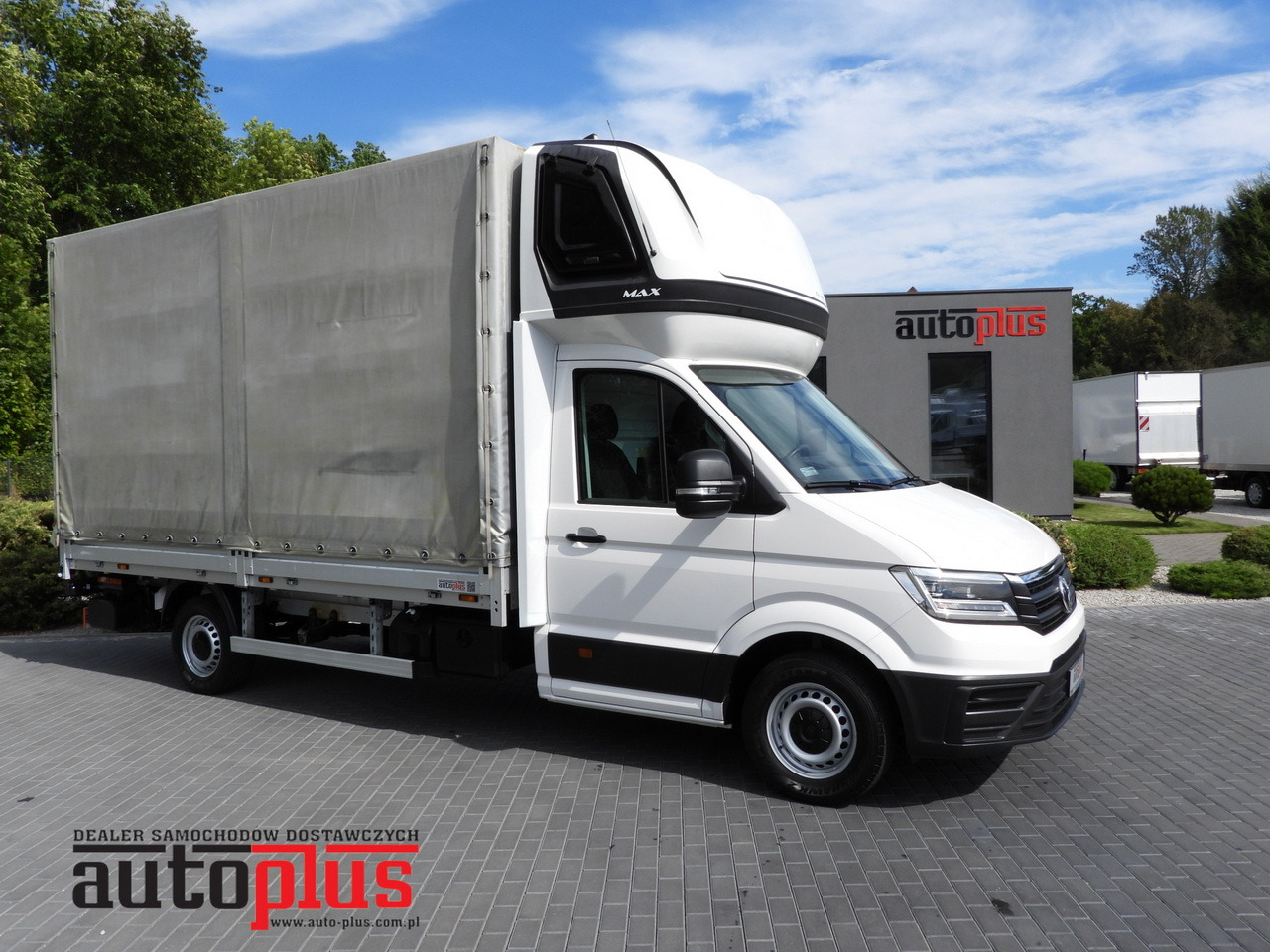 VOLKSWAGEN CRAFTER TARPAULIN LIFT 8 PALLETS WEBASTO CRUISE CONTROL LED LIGHTS AIR CONDITIONING 180HP - Plachtová dodávka: obrázok 1 VOLKSWAGEN CRAFTER TARPAULIN LIFT 8 PALLETS WEBASTO CRUISE CONTROL LED LIGHTS AIR CONDITIONING 180HP - Plachtová dodávka: obrázok 1