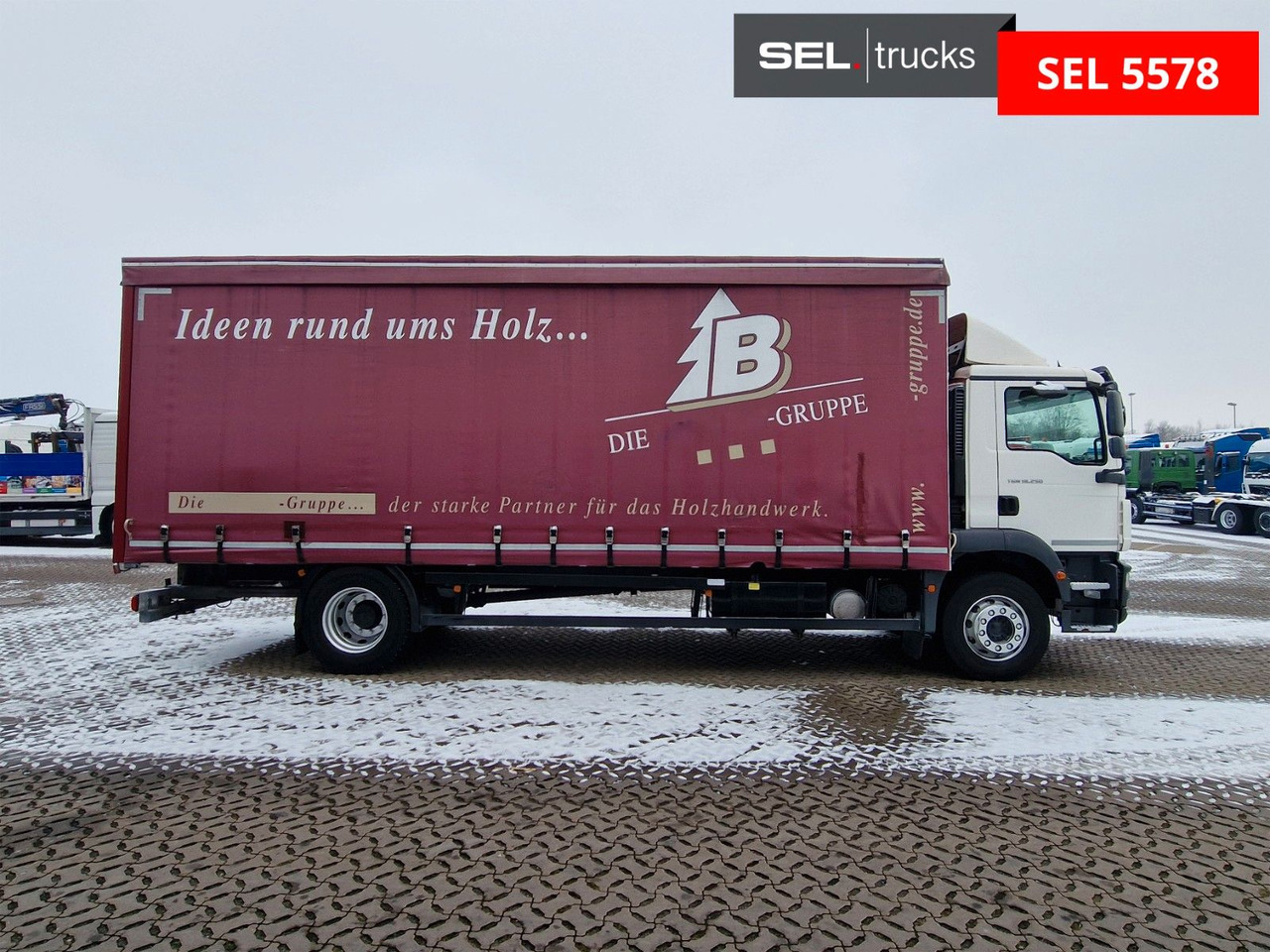 MAN TGM 18.250 4X2 LL / Staplerhalterung - Plachtové nákladné vozidlo: obrázok 4 MAN TGM 18.250 4X2 LL / Staplerhalterung - Plachtové nákladné vozidlo: obrázok 4