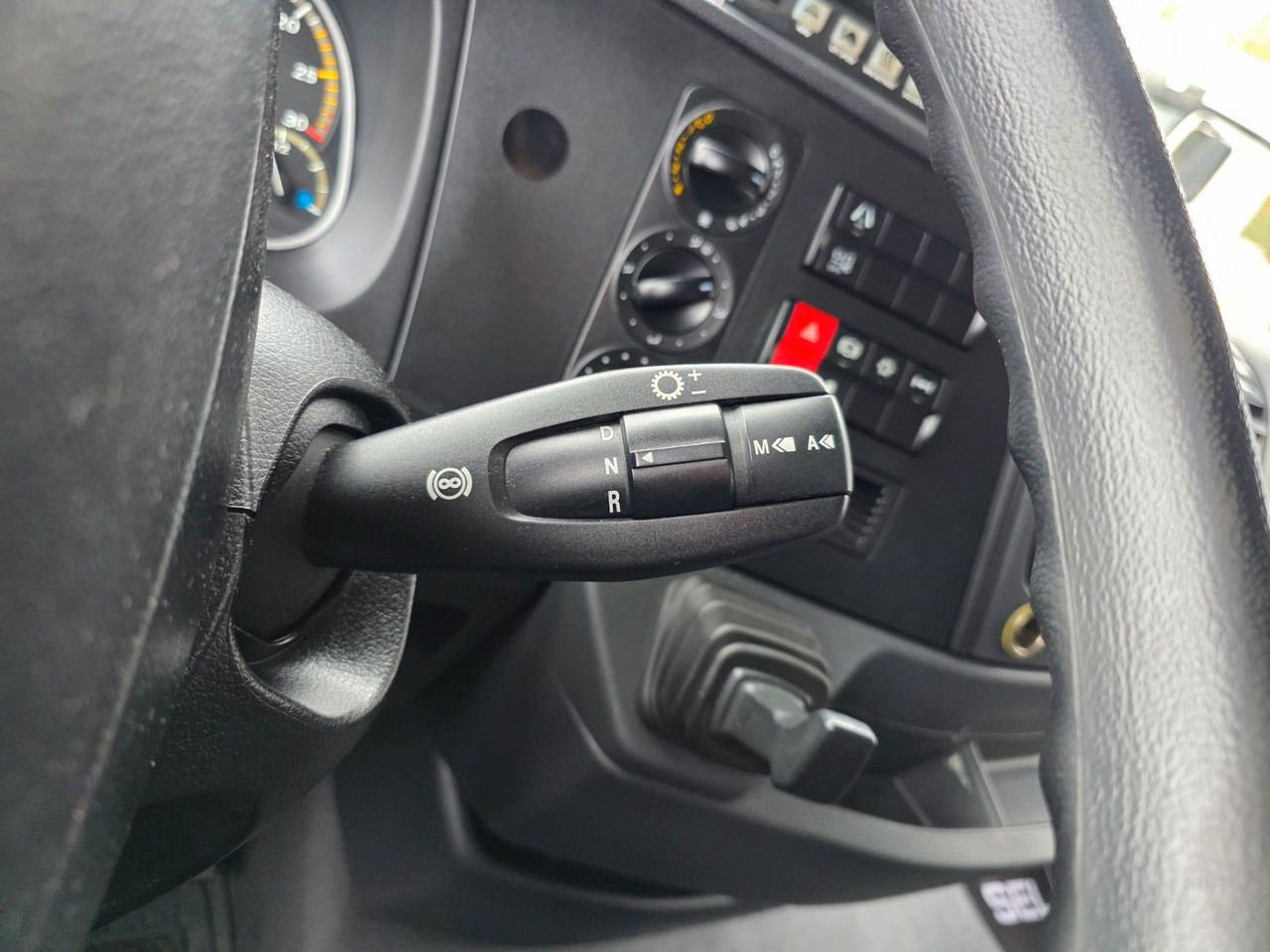 Chladirenské nákladné vozidlo Mercedes-Benz Atego 1523 / LBW / ROHRBAHN/ Carrier: obrázok 44 Chladirenské nákladné vozidlo Mercedes-Benz Atego 1523 / LBW / ROHRBAHN/ Carrier: obrázok 44