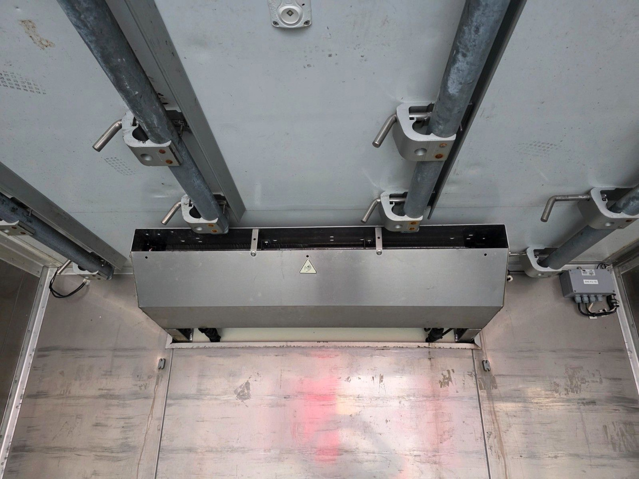 Chladirenské nákladné vozidlo Mercedes-Benz Atego 1523 / LBW / ROHRBAHN/ Carrier: obrázok 16 Chladirenské nákladné vozidlo Mercedes-Benz Atego 1523 / LBW / ROHRBAHN/ Carrier: obrázok 16