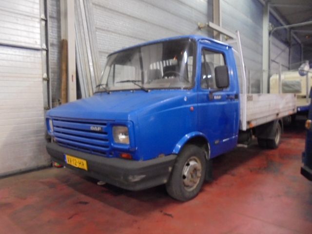 DAF 400 400 - Valníkový/ Plošinový nákladný automobil: obrázok 1 DAF 400 400 - Valníkový/ Plošinový nákladný automobil: obrázok 1