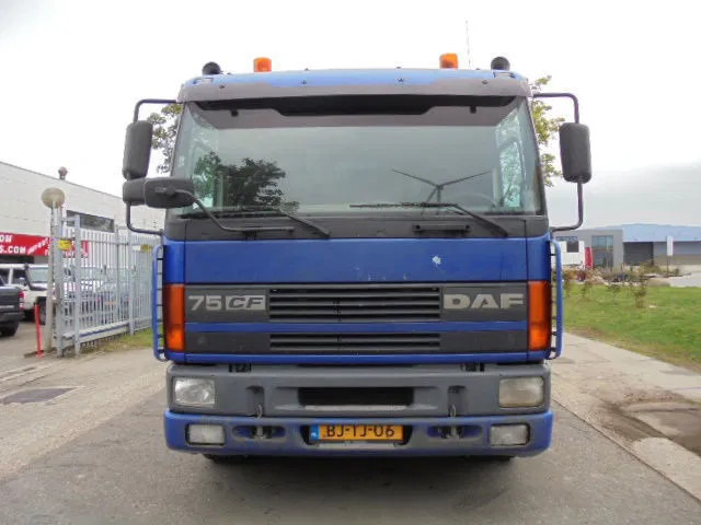 DAF 75.270 4X2 NL TRUCK - Auto s hydraulickou rukou: obrázok 2 DAF 75.270 4X2 NL TRUCK - Auto s hydraulickou rukou: obrázok 2