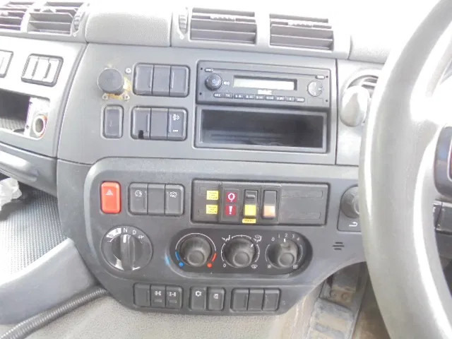 Sklápač, Auto s hydraulickou rukou DAF CF 370 8X4 + PALFINGER EPSILON: obrázok 8