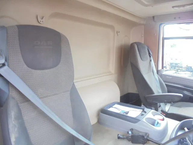 Sklápač, Auto s hydraulickou rukou DAF CF 370 8X4 + PALFINGER EPSILON: obrázok 9