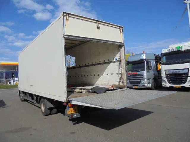 DAF LF 220 - Skříňový nákladní auto: obrázok 4 DAF LF 220 - Skříňový nákladní auto: obrázok 4