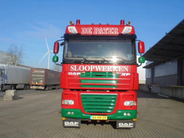 DAF XF 105 410 FAD 8X4 STEEL SUSPENSION - Hákový nosič kontajnerov: obrázok 3 DAF XF 105 410 FAD 8X4 STEEL SUSPENSION - Hákový nosič kontajnerov: obrázok 3