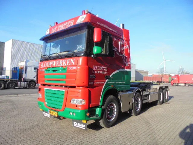 DAF XF 105 410 FAD 8X4 STEEL SUSPENSION - Hákový nosič kontajnerov: obrázok 1 DAF XF 105 410 FAD 8X4 STEEL SUSPENSION - Hákový nosič kontajnerov: obrázok 1