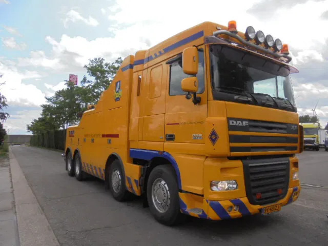 DAF XF 105 510 8X4 WRECKER - Odťahovy voz: obrázok 3 DAF XF 105 510 8X4 WRECKER - Odťahovy voz: obrázok 3