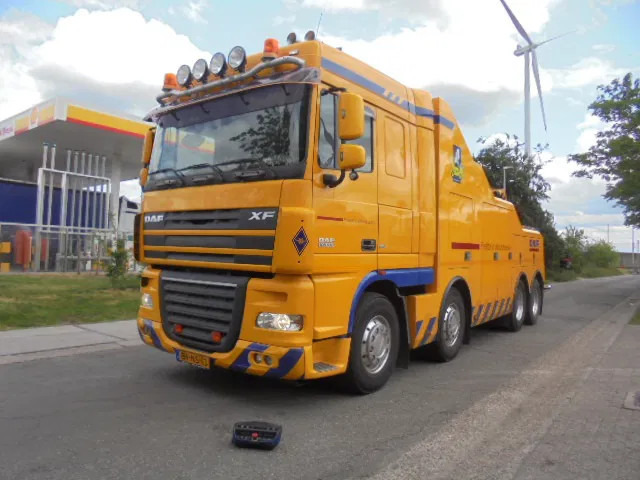 DAF XF 105 510 8X4 WRECKER - Odťahovy voz: obrázok 1 DAF XF 105 510 8X4 WRECKER - Odťahovy voz: obrázok 1