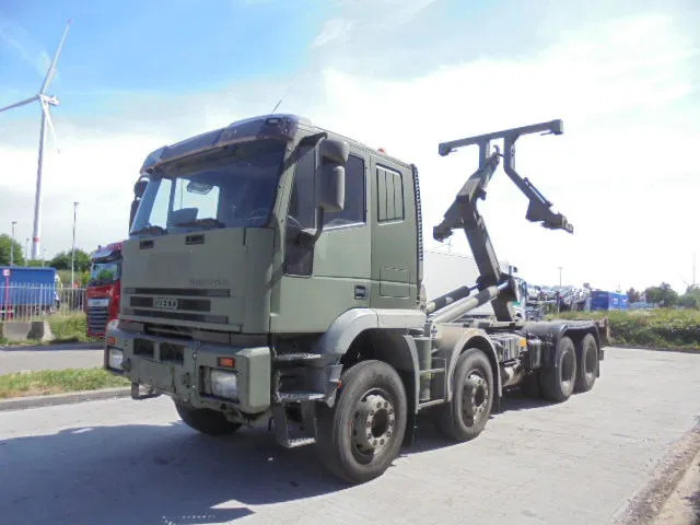 Hákový nosič kontajnerov Iveco Eurotrakker 410 E37H: obrázok 9 Hákový nosič kontajnerov Iveco Eurotrakker 410 E37H: obrázok 9