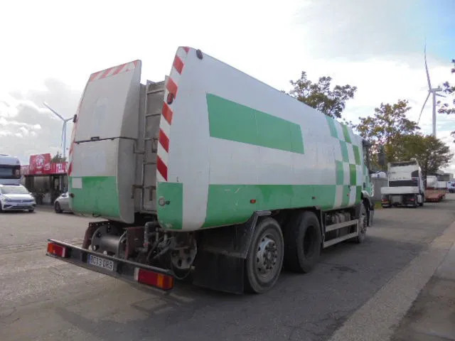 Iveco Stralis 270 - Cisternové vozidlo: obrázok 4 Iveco Stralis 270 - Cisternové vozidlo: obrázok 4