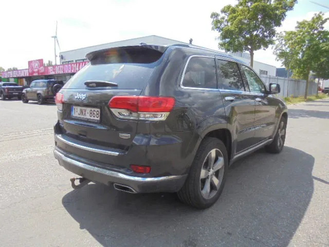 Jeep Grand Cherokee 4X4 SUMMIT EDITION 3.0 LTR V6 - SUV: obrázok 5 Jeep Grand Cherokee 4X4 SUMMIT EDITION 3.0 LTR V6 - SUV: obrázok 5