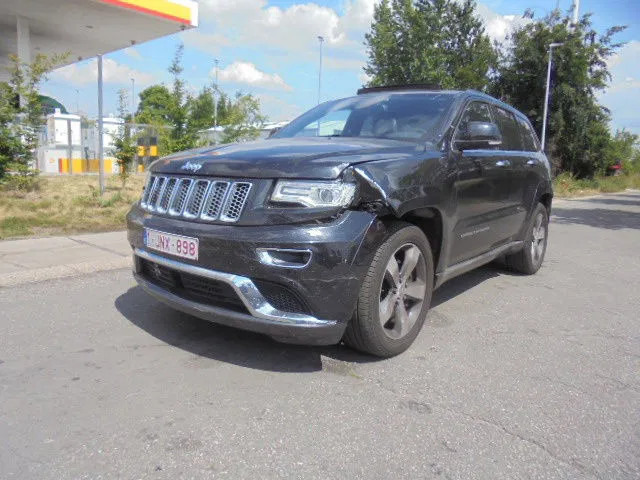 Jeep Grand Cherokee 4X4 SUMMIT EDITION 3.0 LTR V6 - SUV: obrázok 1 Jeep Grand Cherokee 4X4 SUMMIT EDITION 3.0 LTR V6 - SUV: obrázok 1