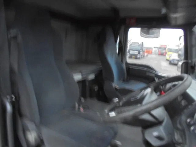 Fekálne vozidlo MAN TGA 26.400 6X4 Manual: obrázok 15