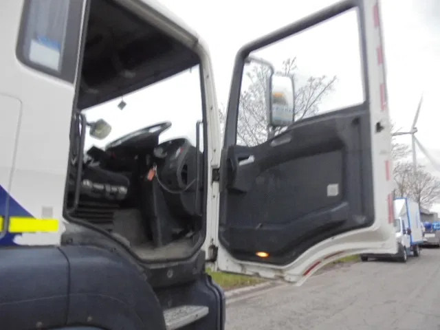 Fekálne vozidlo MAN TGA 26.400 6X4 Manual: obrázok 12