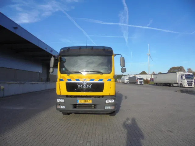 MAN TGM 12.250 NL TRUCK - Nákladné vozidlo na prepravu automobilov: obrázok 2 MAN TGM 12.250 NL TRUCK - Nákladné vozidlo na prepravu automobilov: obrázok 2