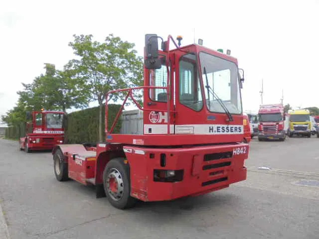 MOL YM 225/4X2 40 KM/H - Terminálový ťahač: obrázok 3 MOL YM 225/4X2 40 KM/H - Terminálový ťahač: obrázok 3