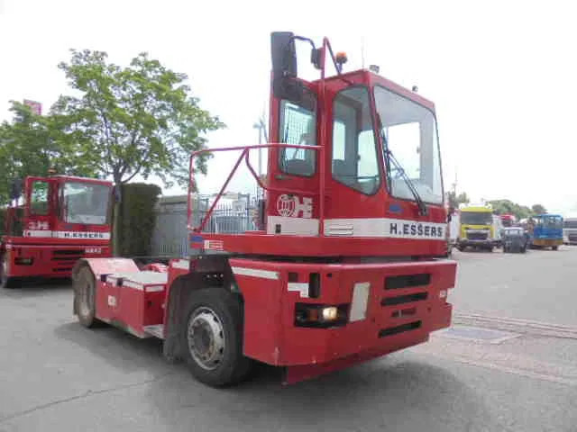 MOL YM225/4X2 40KM/H - Terminálový ťahač: obrázok 3 MOL YM225/4X2 40KM/H - Terminálový ťahač: obrázok 3