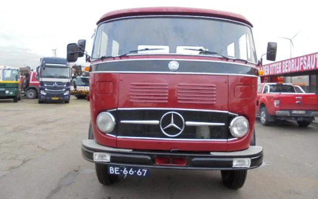 Mercedes-Benz 1113 - Nákladné vozidlo na prepravu automobilov: obrázok 2 Mercedes-Benz 1113 - Nákladné vozidlo na prepravu automobilov: obrázok 2