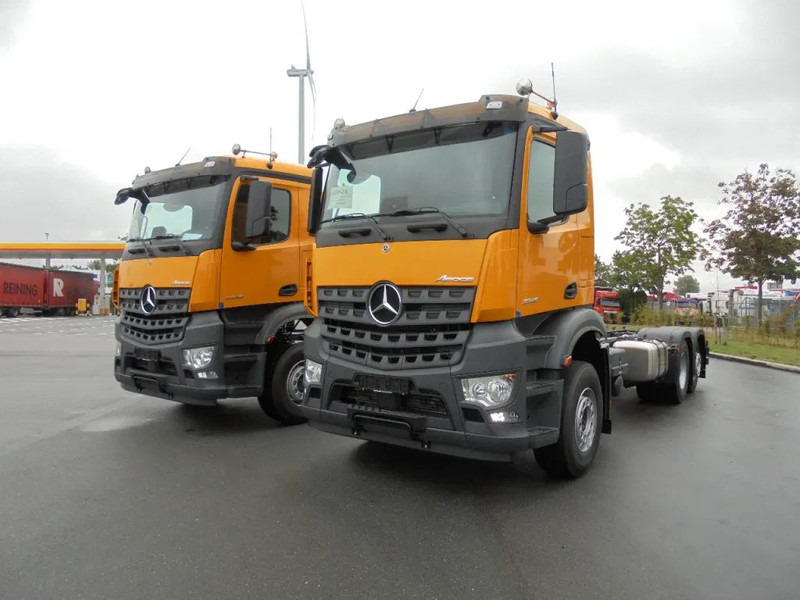 Mercedes-Benz Arocs 2848 6X2 NEW DEMO - Podvozek s kabinou: obrázok 1 Mercedes-Benz Arocs 2848 6X2 NEW DEMO - Podvozek s kabinou: obrázok 1